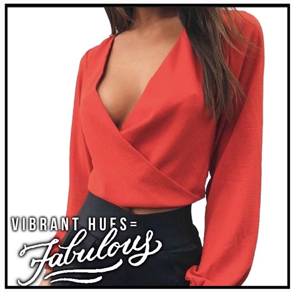 Boutique Tops - Tie-Back Crossover Top